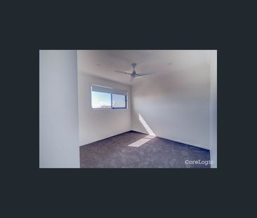 LARGE FAMILY HOME IN NEWPORT - Photo 4