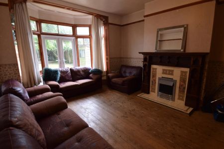 5 bed terraced house to rent in Earlham Road, Norwich, NR4 - Photo 2