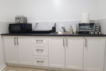 For Lease - 116 Verobeach Boulevard Unit# Low level apartment, Toronto, Ontario - Photo 3