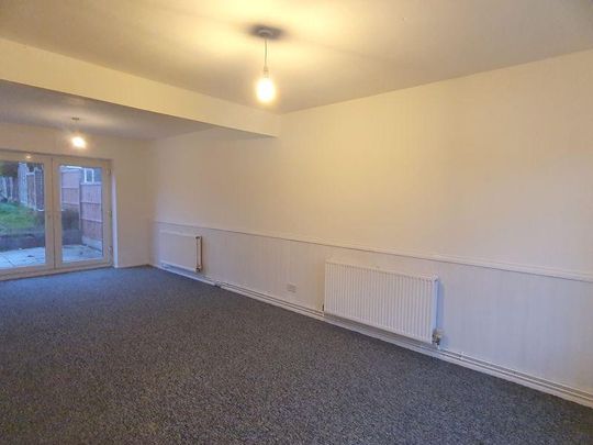 4 bedroom terraced house to rent - Photo 1