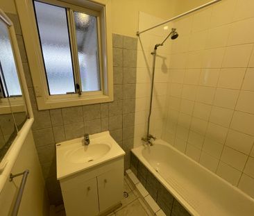 To register & apply for this property, please use this link: https:... - Photo 3