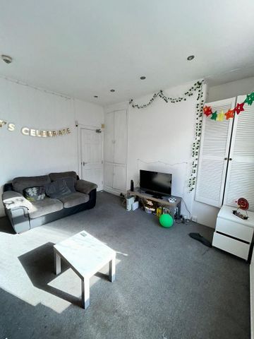 5 bedroom terraced house to rent - Photo 3