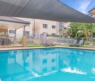 Fully furnished 1bed 1bath 1car, located at the entrance to UQ - Photo 6