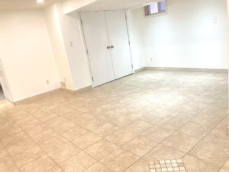 For Lease - 18 Sandfield Drive Unit# Basement, Aurora, Ontario - Photo 3