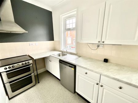 102 Tennyson Avenue, YO12 7RE, Scarborough - Photo 5