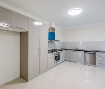 B/1 Oates Avenue, Woodridge QLD 4114 - House For Rent | Domain - Photo 3