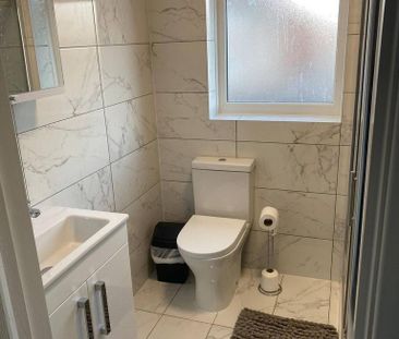 Studio to rent - Photo 6