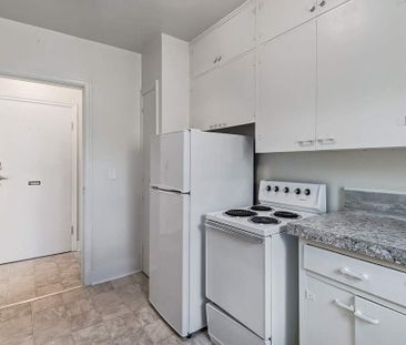 Renovated Suite - 2 Bedroom - Photo 6