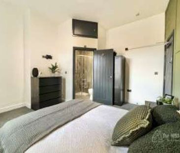 Town centre shared house! Room 7 - Photo 4
