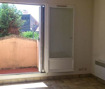 A LOUER - AIX EN PROVENCE - GRAND STUDIO AVEC BALCON ET PK - 25.22 m² - Photo 2