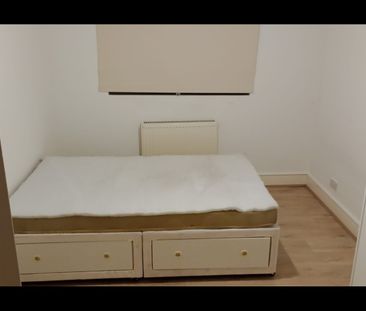 Room in a Shared House, Waltham Forest, E10 - Photo 2