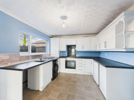 2 bedroom semi-detached house to rent - Photo 4