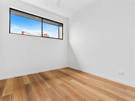 Brand New Contemporary Townhouse Living - Photo 4