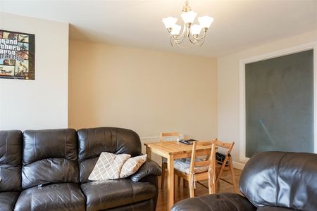 Flat 9, 10 Broomfield Crescent, Headingley, Leeds, LS6 3DD - Photo 2