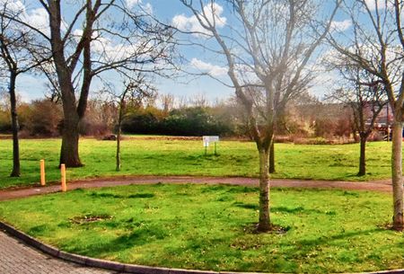 Spearmint Close Walnut Tree Milton Keynes, MK7 - Photo 2