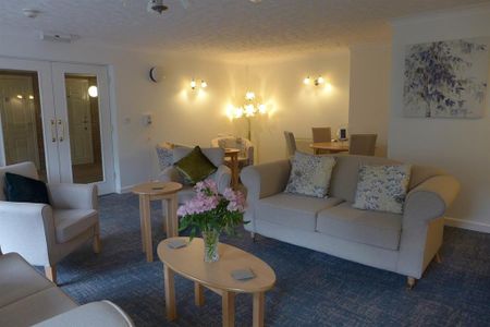 1 bedroom retirement property to rent - Photo 4