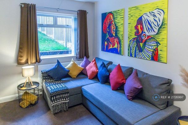 3 bedroom semi-detached house to rent - Photo 1