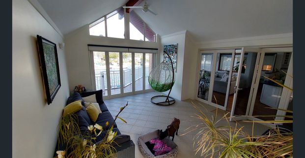 Canal Living - Photo 1