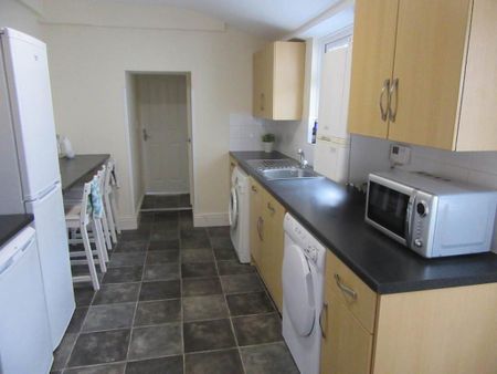 5 bedroom terraced house to rent - Photo 5