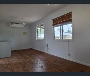 Charming Home - Photo 1