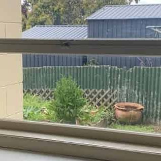 2 bedroom flat - Photo 1