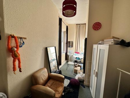 4 bedroom flat to rent - Photo 3