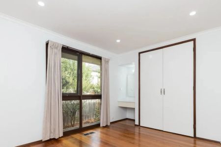 7/2-4 Rangeview Grove, Balwyn North. - Photo 2