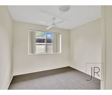 2 Ensenada Court, Broadbeach Waters QLD 4218 - House For Rent | Domain - Photo 4