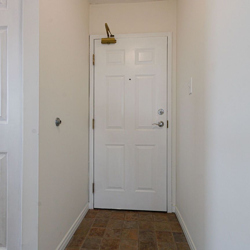 For Lease - 1270 Maple Crossing Boulevard Unit# 1914, Burlington, Ontario - Photo 1