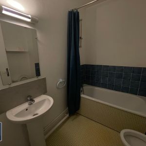Location Appartement 1 pièce 20m² MONT ST AIGNAN 76130 - Photo 2