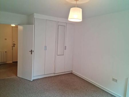 2 bedroom flat to rent - Photo 3