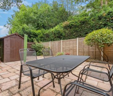 3 bedroom end of terrace house to rent - Photo 2
