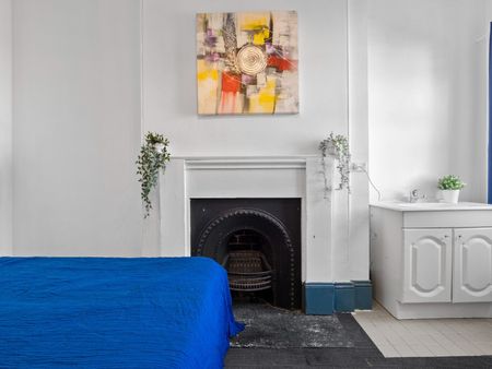 Redfern - Photo 4