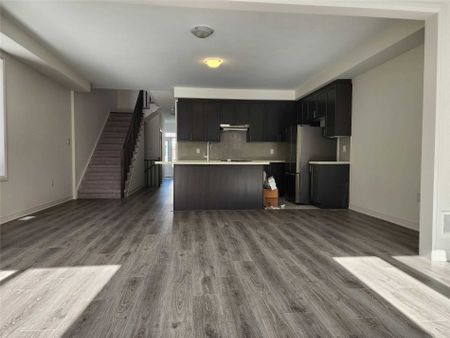 For Lease - 68 Copperhill Heights, Barrie, Ontario - Photo 5