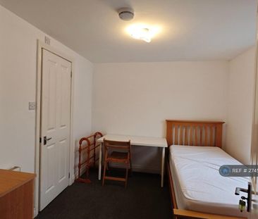 6 bedroom end of terrace house to rent - Photo 4