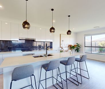 Southlakes Stunner! - Photo 6