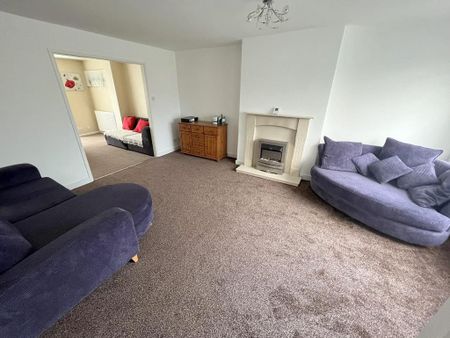 3 bedroom semi-detached house to rent - Photo 2