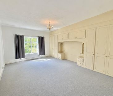 4 bedroom semi-detached house to rent - Photo 6