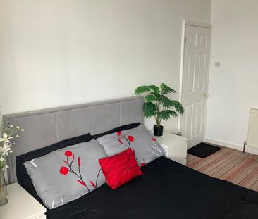 Room in a Shared House, Ridgeway Lane, BS14 - Photo 3