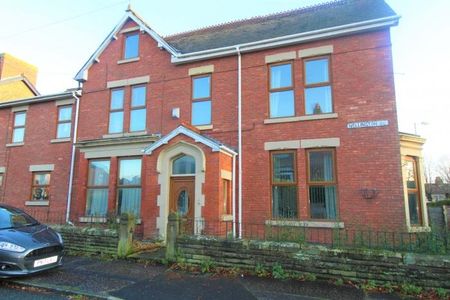 1 bedroom in a house share to rent - Photo 4
