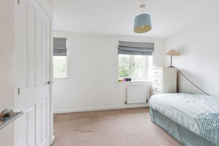 4 bedroom detached house to rent - Photo 3