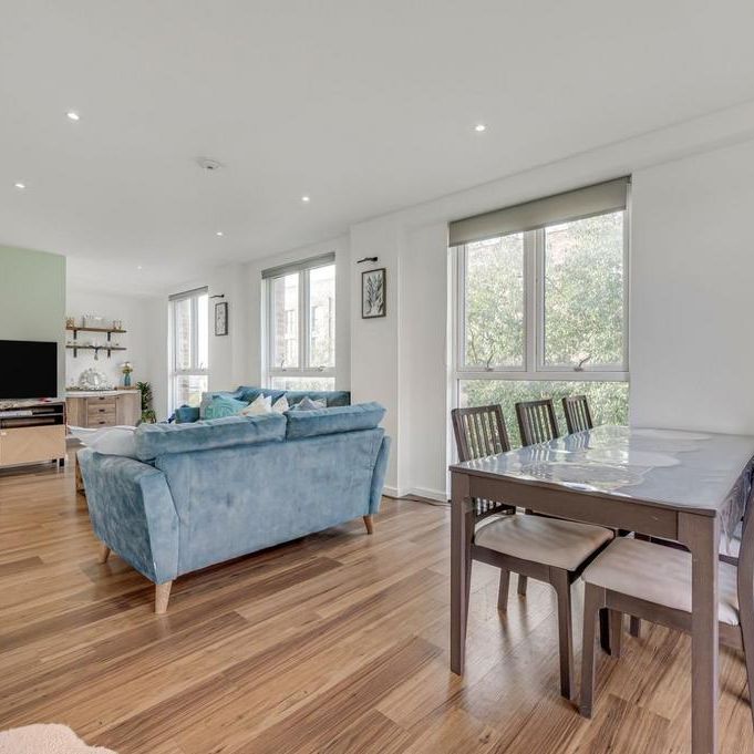 3 bedroom flat to rent - Photo 1