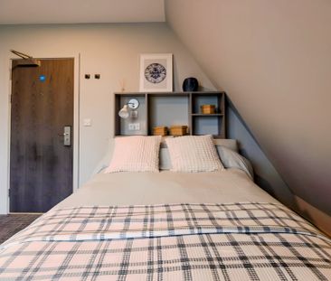 Classic 2 Bedroom Apartment - Photo 2