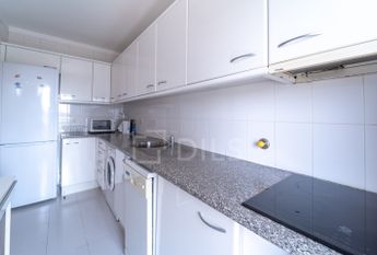 Apartamento T1 com terraço e lugar de garagem situado no Campo Alegre