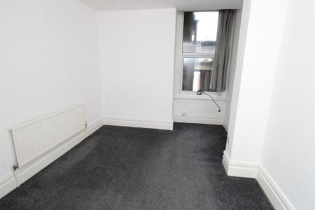 1 bedroom ground floor flat to rent - Photo 2