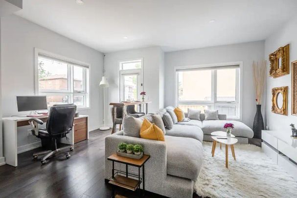 Toronto Furnished Detached House for Rent - Stylish 3-Story Designer Home with Terrace and a Huge Balcony - Photo 1