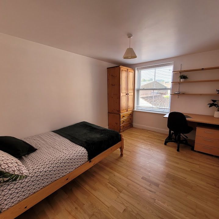 Room 4 Available, 12 Bedroom House, Willowbank Mews – Student Accommodation Coventry - Photo 1