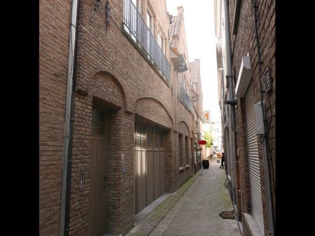 Volledig gerenoveerde woning in het centrum van Brugge - Photo 2