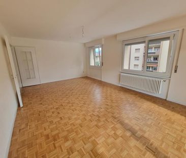 Grand appartement de 4 1/2 pièces dans un quartier ensoleillé - Photo 1