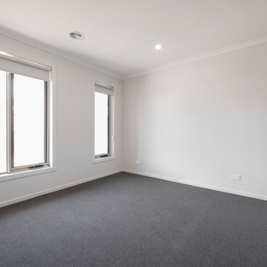 8 Tillers Green Way, Wodonga VIC 3690 - Photo 1